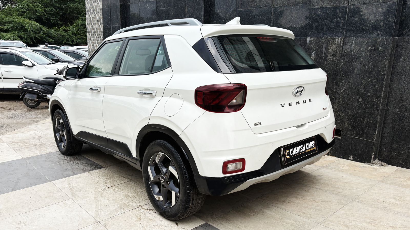 HYUNDAI VENUE - SX Opt  DCT AUTOMATIC + SUNROOF - 2021