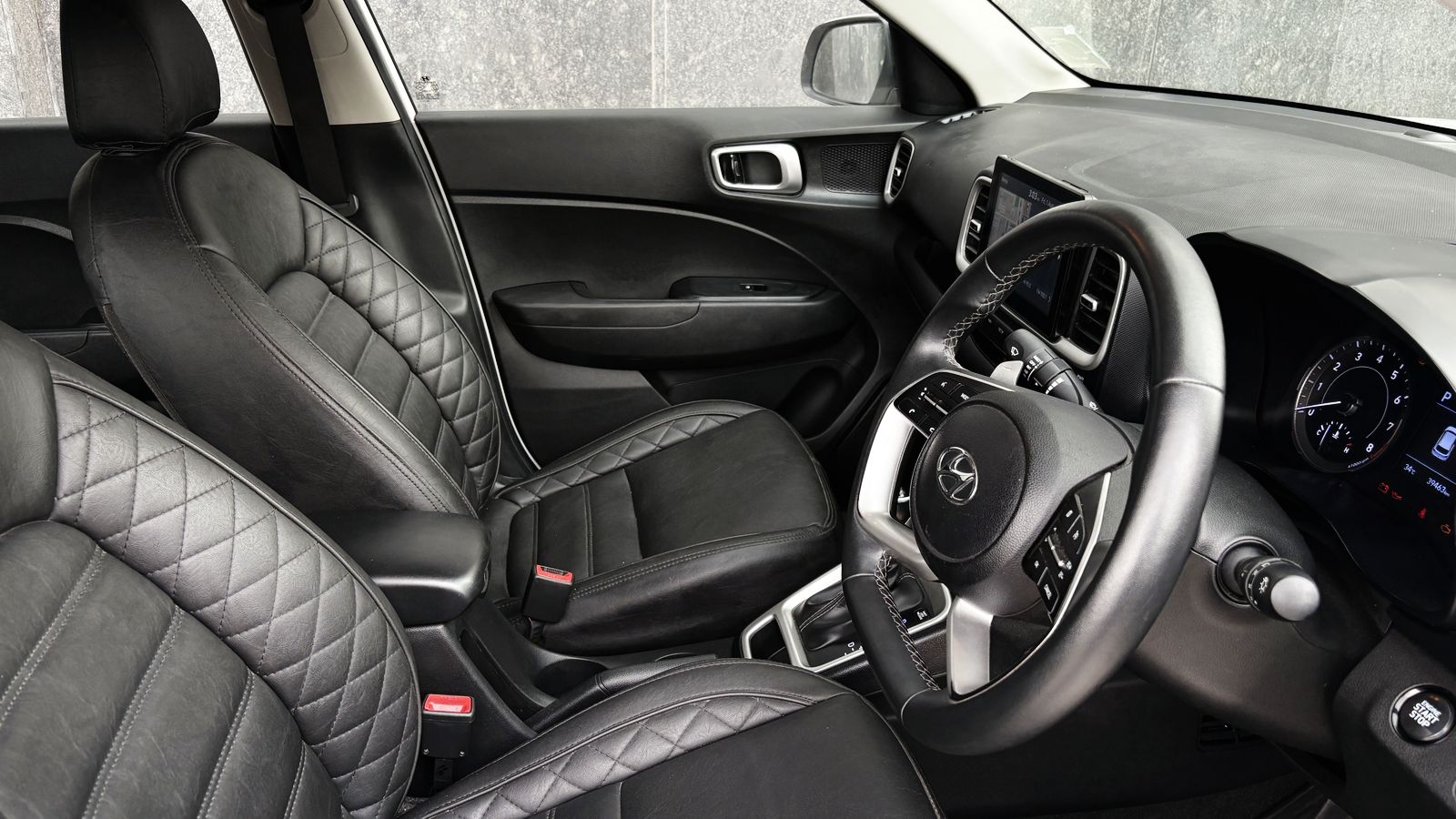 HYUNDAI VENUE - SX Opt  DCT AUTOMATIC + SUNROOF - 2021