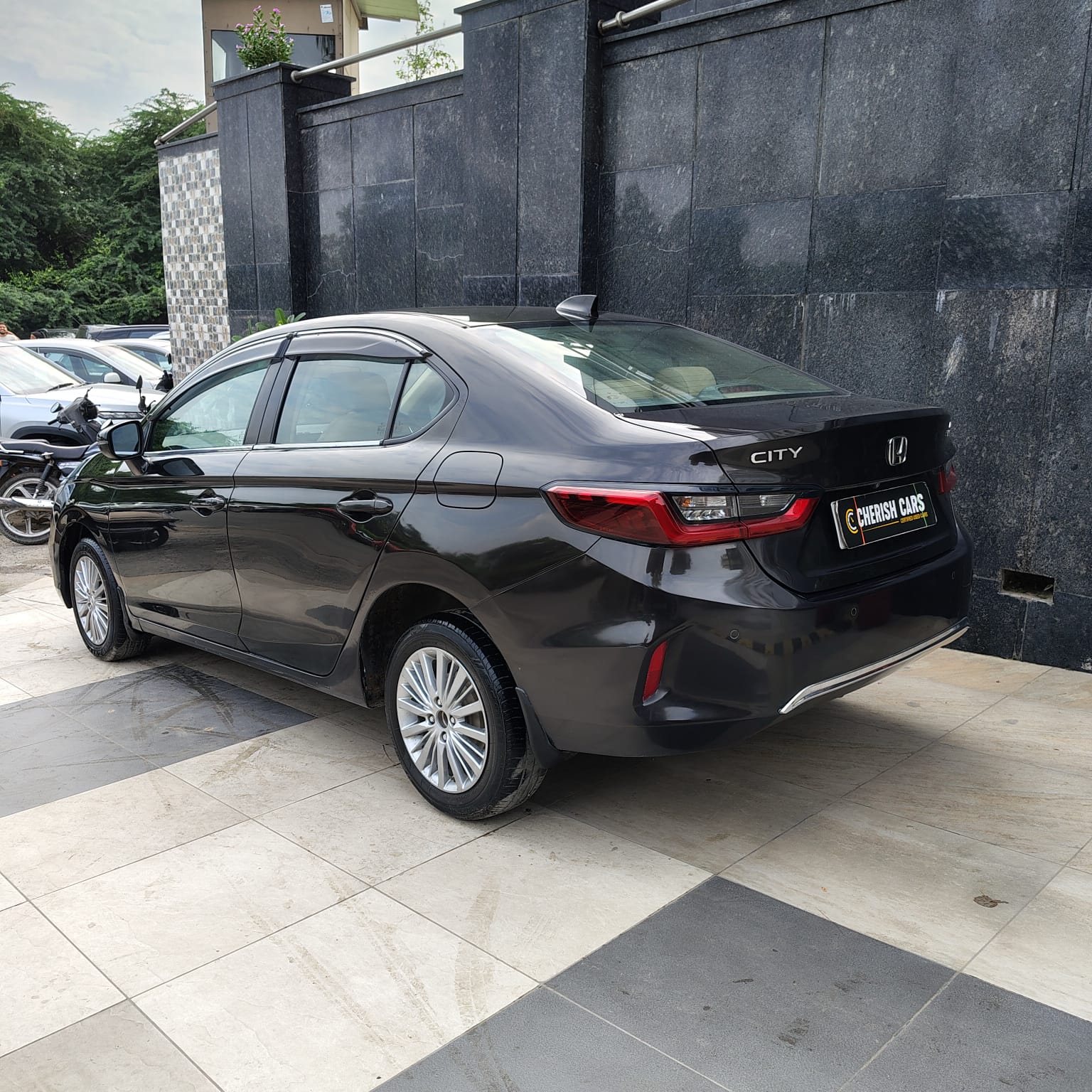 HONDA CITY - V CVT  AUTOMATIC - 2020