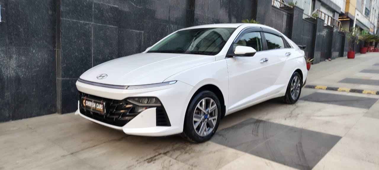 HYUNDAI VERNA - SX IVT - SUNROOF AUTOMATIC - 202