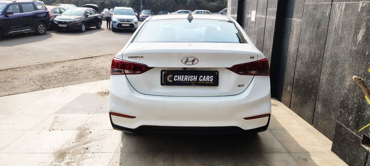 HYUNDAI VERNA - SX PLUS - SUNROOF AUTOMATIC - 2018