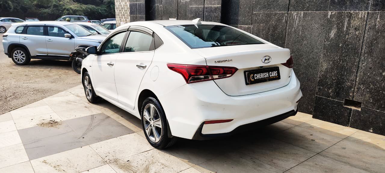 HYUNDAI VERNA - SX PLUS - SUNROOF AUTOMATIC - 2018