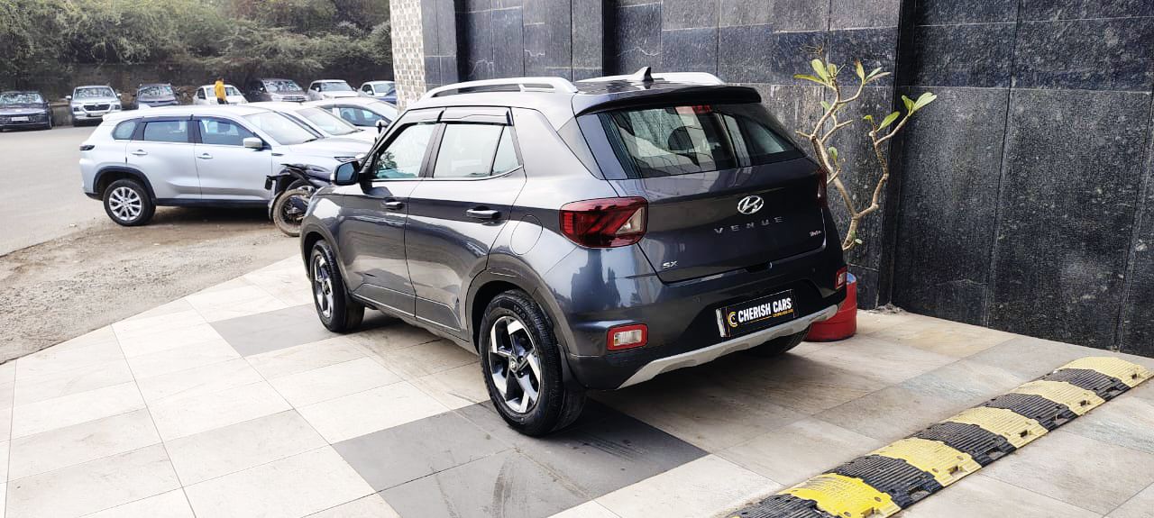 HYUNDAI VENUE - SX TURBO - SUNROOF - 2021