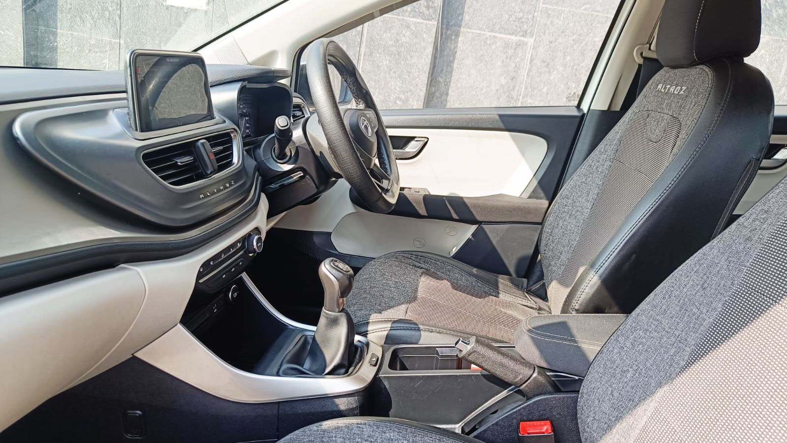 TATA ALTROZ - XZ - 2023