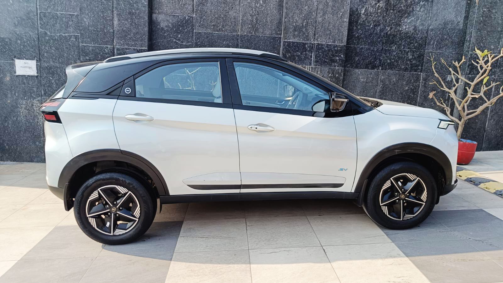 TATA NEXON EV - EMPOWERED LONG RANGE - 2023