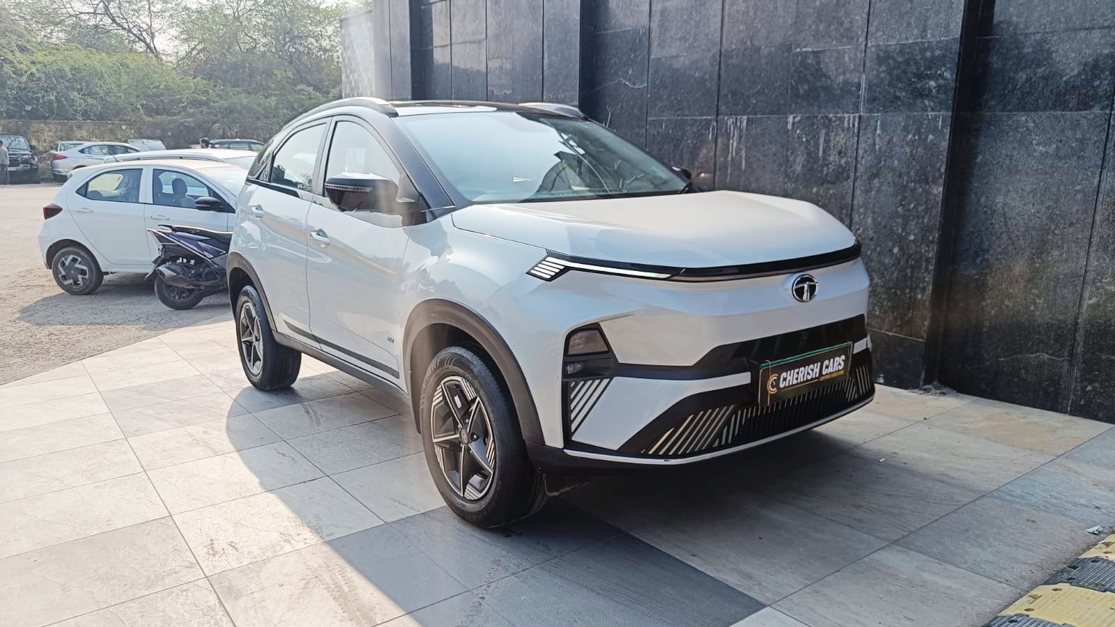 TATA NEXON EV - EMPOWERED LONG RANGE - 2023
