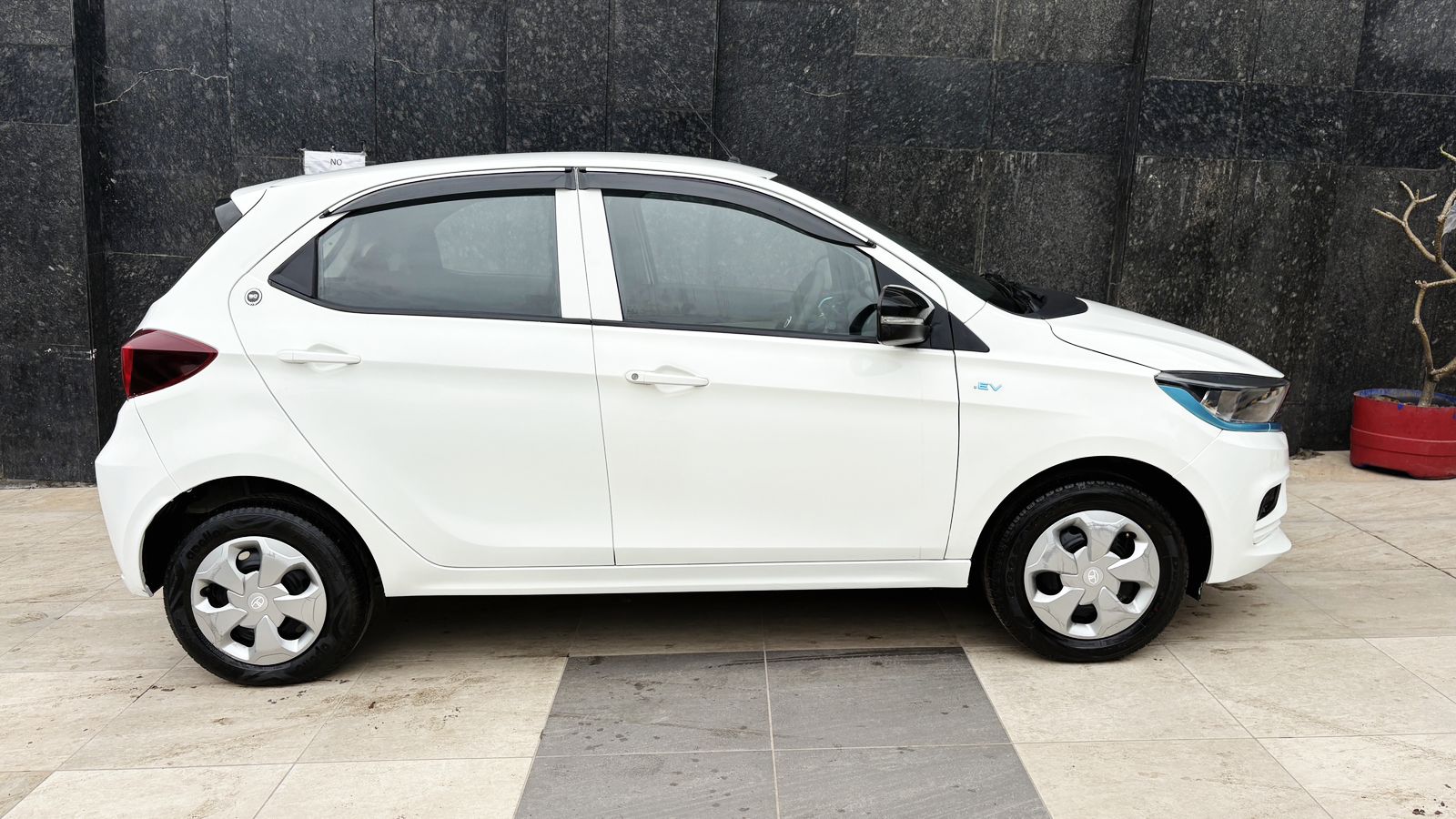 TATA TIAGO EV -XT  MR - 2024