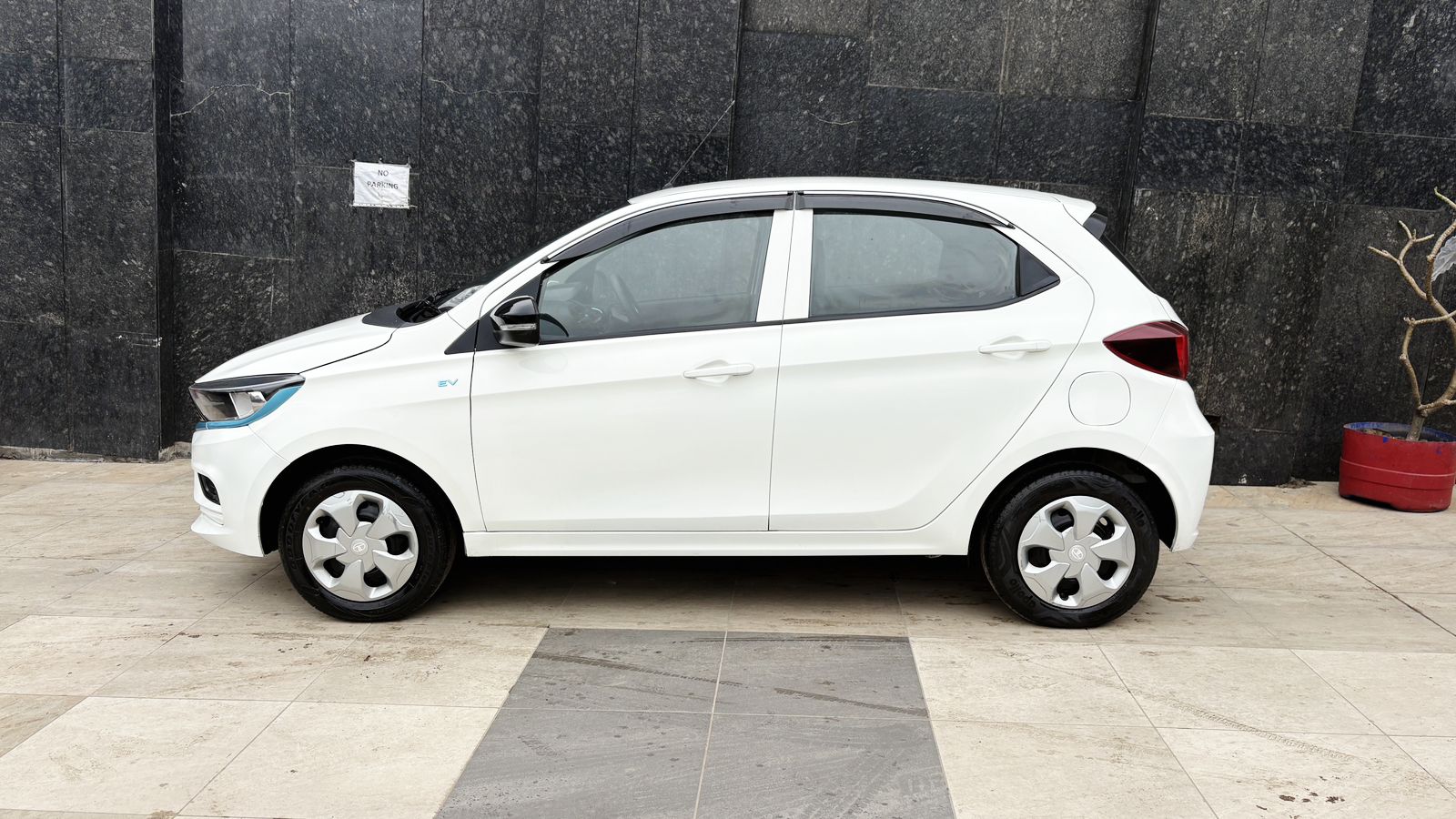 TATA TIAGO EV -XT  MR - 2024