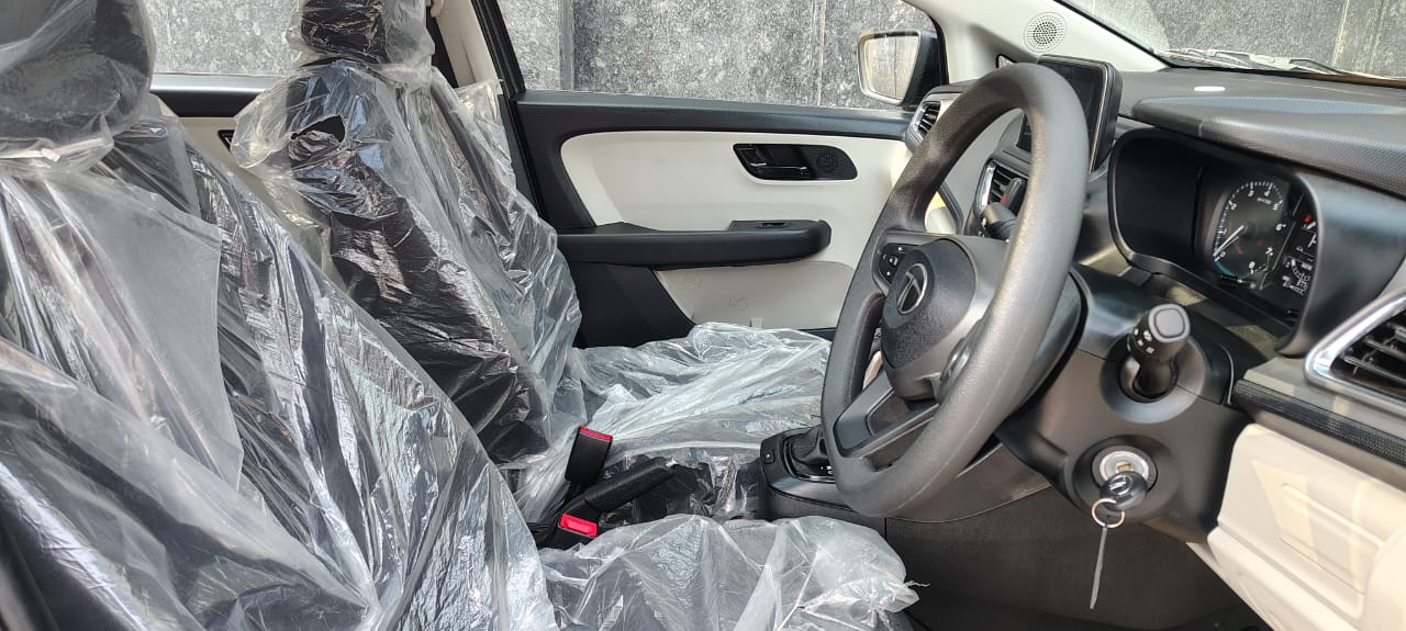 TATA ALTROZ – XMA Plus S DCA - SUNROOF - AUTOMATIC - 2024