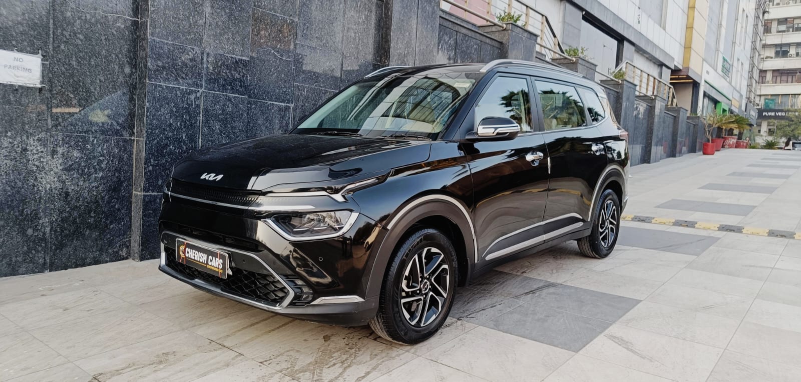 KIA CARENS - LUXURY PLUS 6AT - SUNROOF - AUTOMATIC - 2022