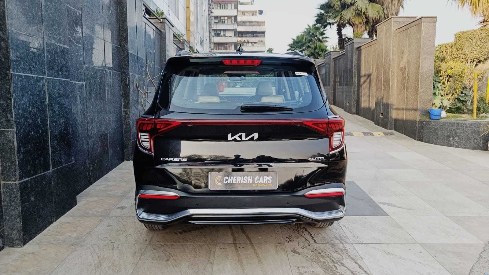 KIA CARENS - LUXURY PLUS 6AT - SUNROOF - AUTOMATIC - 2022