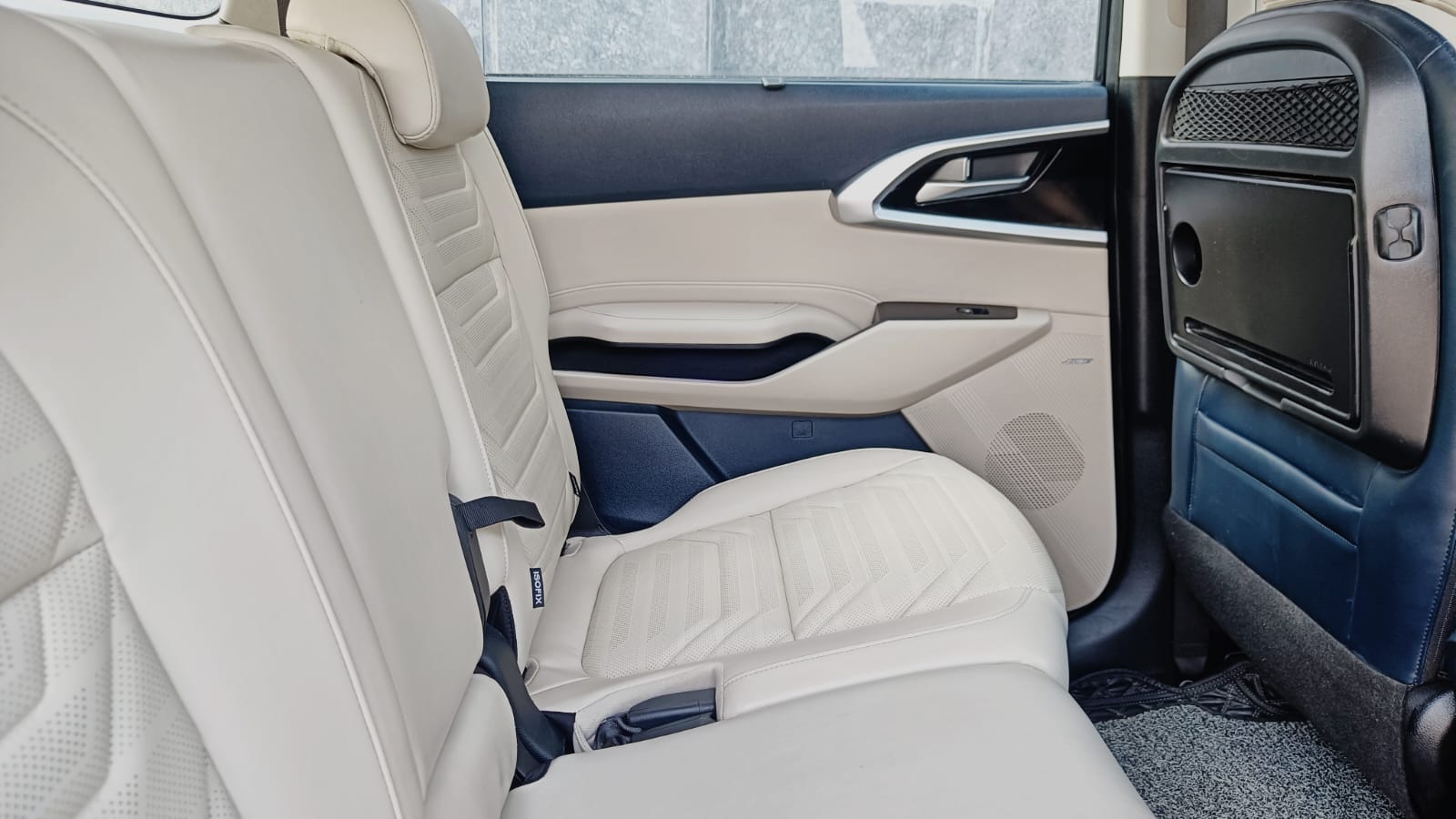 KIA CARENS - LUXURY PLUS 6AT - SUNROOF - AUTOMATIC - 2022