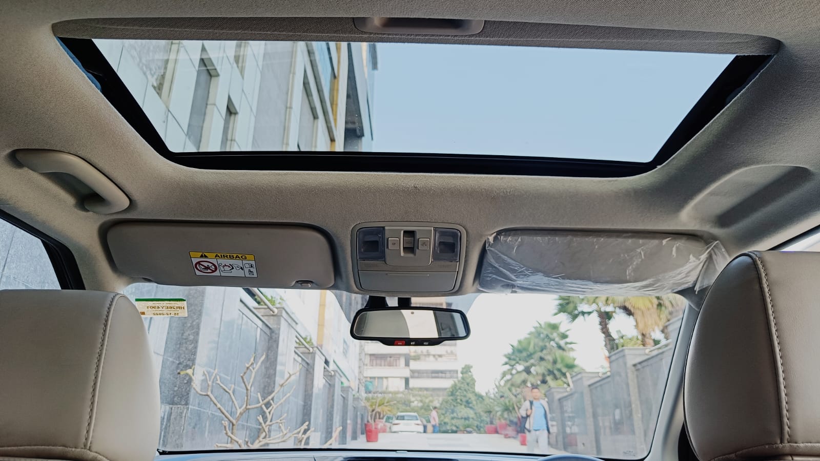 KIA CARENS - LUXURY PLUS 6AT - SUNROOF - AUTOMATIC - 2022