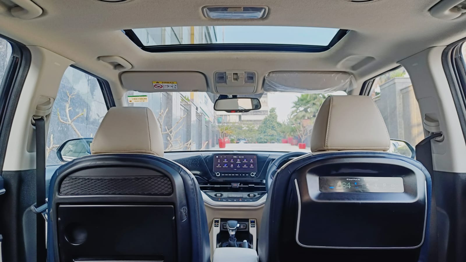 KIA CARENS - LUXURY PLUS 6AT - SUNROOF - AUTOMATIC - 2022