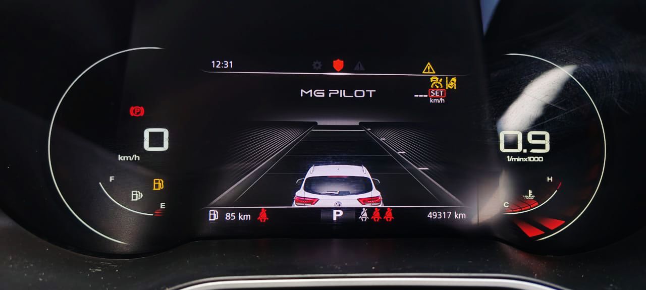 MG  ASTOR - 1.3 TURBO SAVVY RED - AUTOMATIC - PANAROMIC SUNROOF - 2023