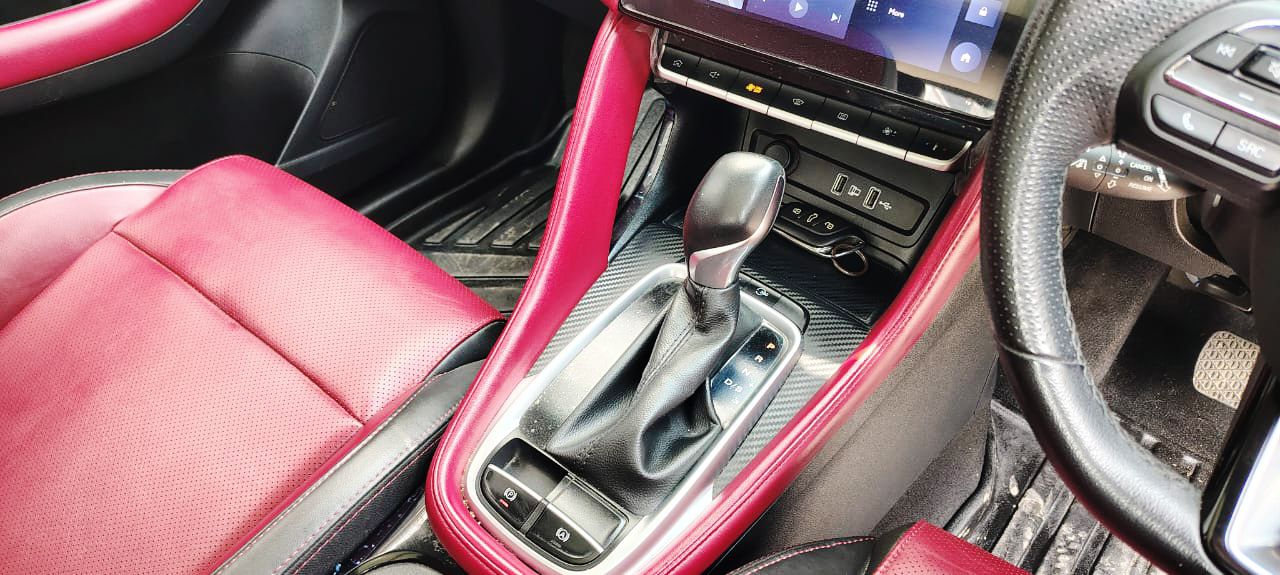 MG  ASTOR - 1.3 TURBO SAVVY RED - AUTOMATIC - PANAROMIC SUNROOF - 2023