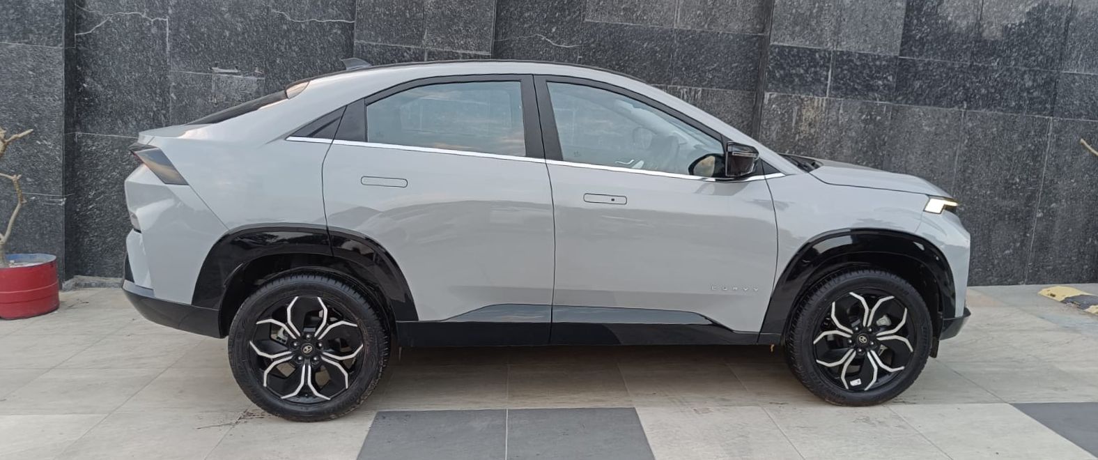 TATA CURVV - ACCOMPLISHED PLUS A TGDI - PANAROMIC SUNROOF - UNREGISTERED