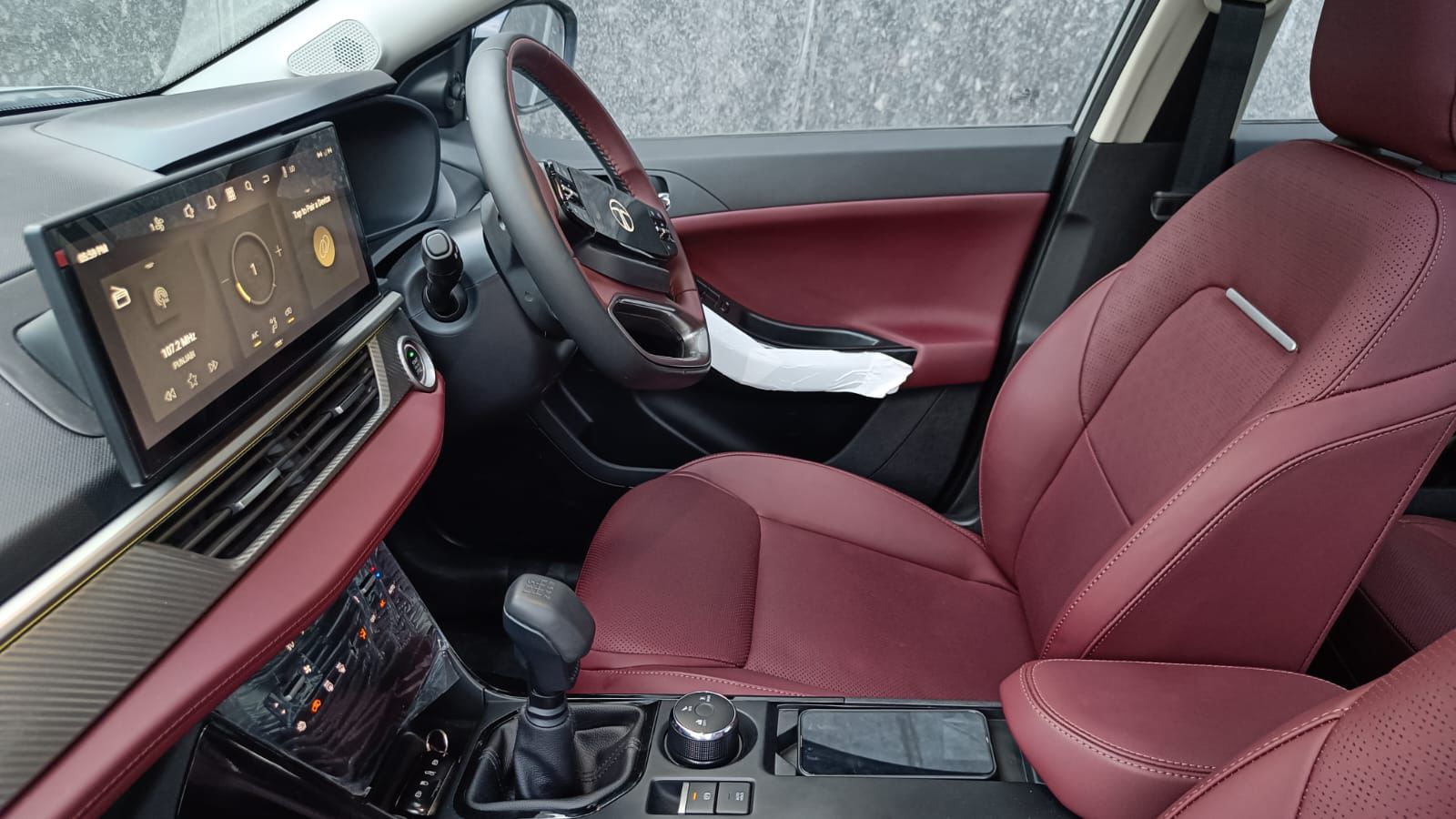 TATA CURVV - ACCOMPLISHED PLUS A TGDI - PANAROMIC SUNROOF - UNREGISTERED
