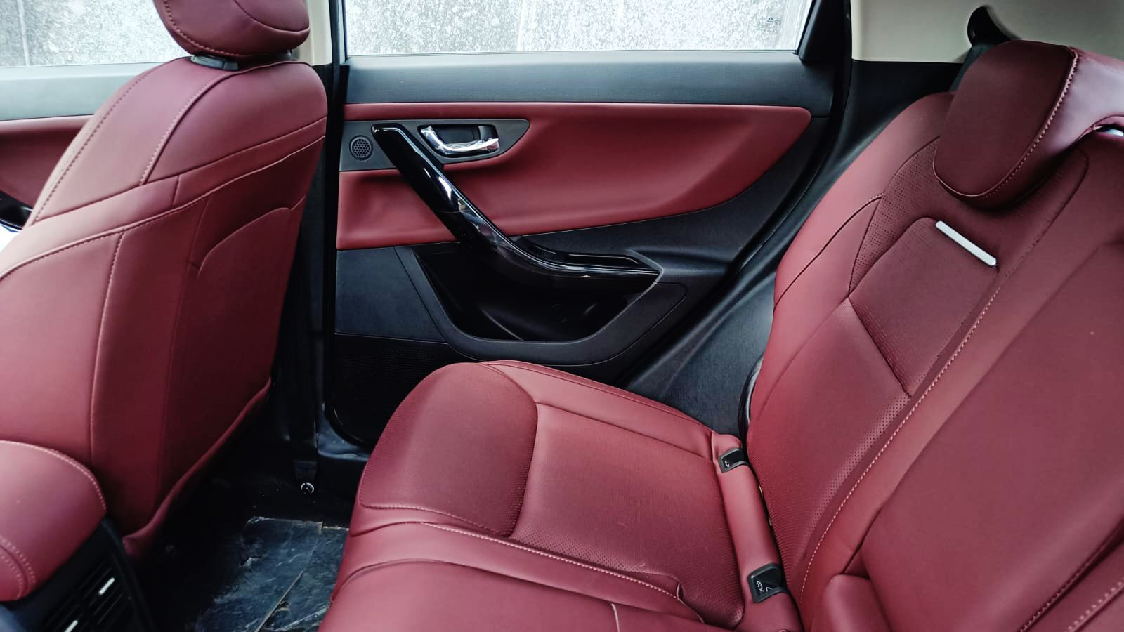 TATA CURVV - ACCOMPLISHED PLUS A TGDI - PANAROMIC SUNROOF - UNREGISTERED