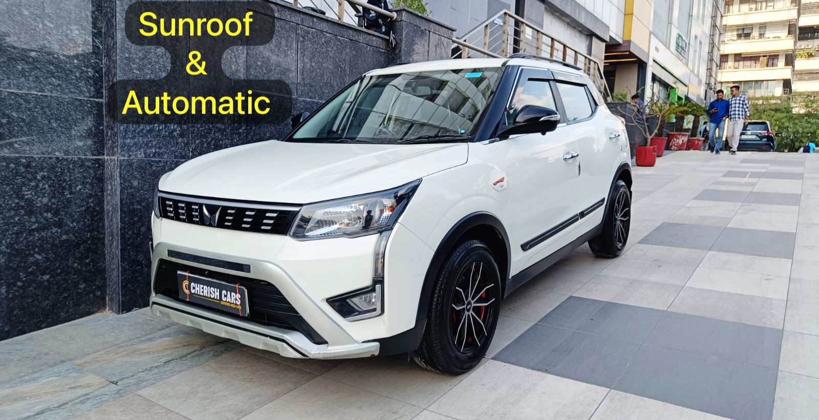 MAHINDRA XUV 300- W6 PM AS - SUNROOF AUTOMATIC - 2023