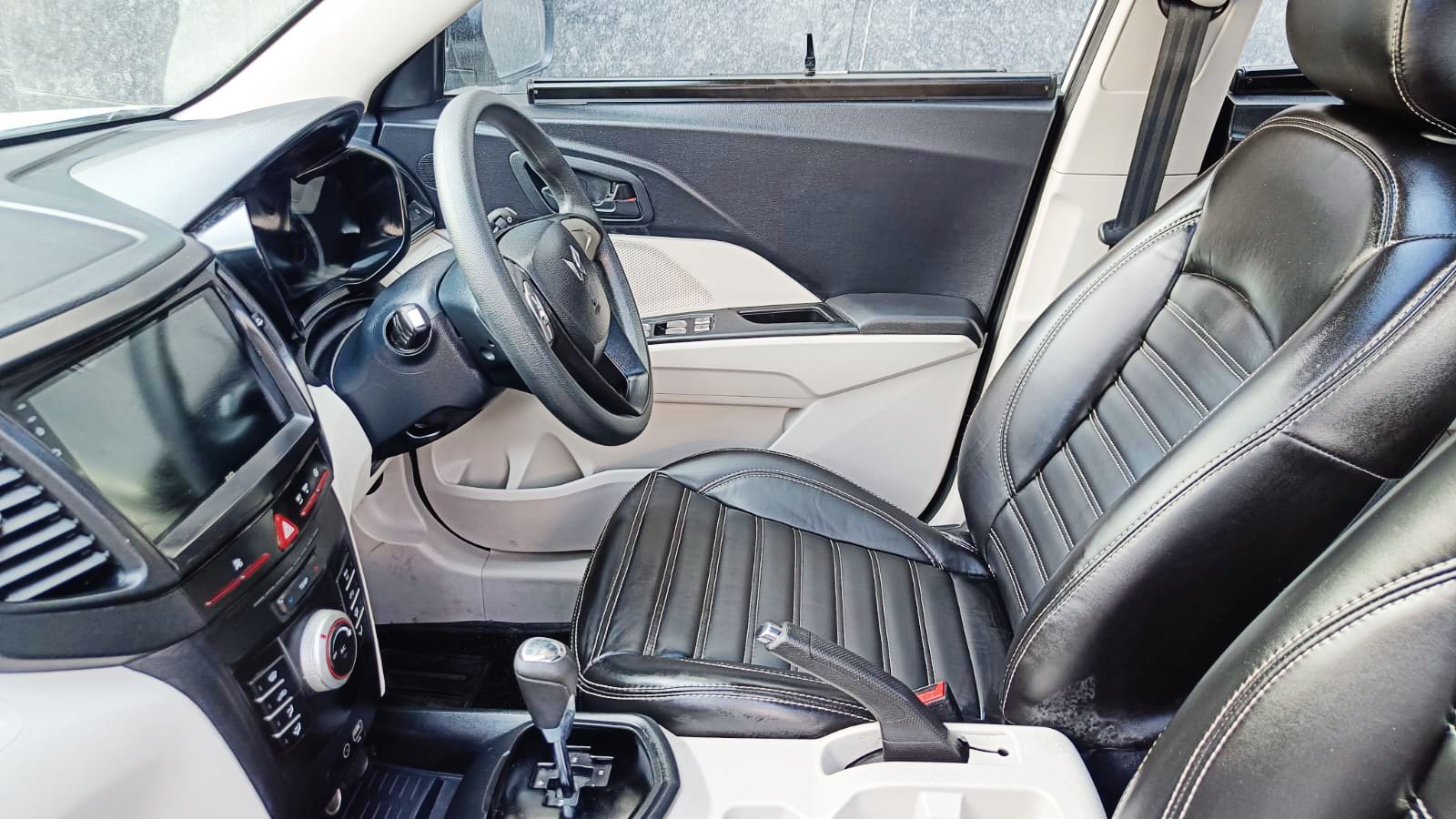 MAHINDRA XUV 300- W6 PM AS - SUNROOF AUTOMATIC - 2023