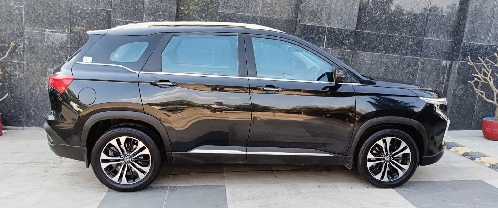 MG HECTOR - SHARP CVT – PANORAMIC SUNROOF - AUTOMATIC - 2021