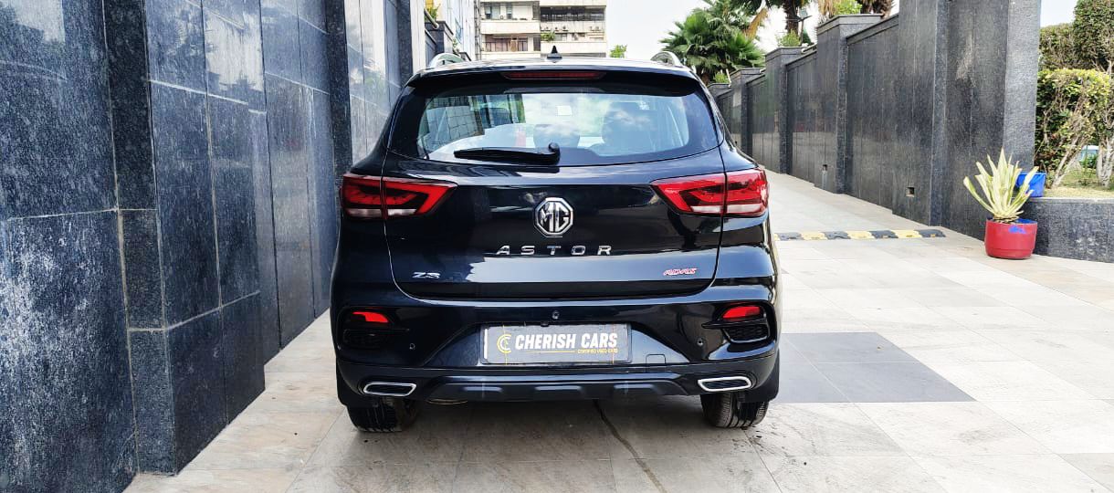 MG  ASTOR- SAVVY 1.3 TURBO AT RED - AUTOMATIC - PANAROMIC SUNROOF - 2023