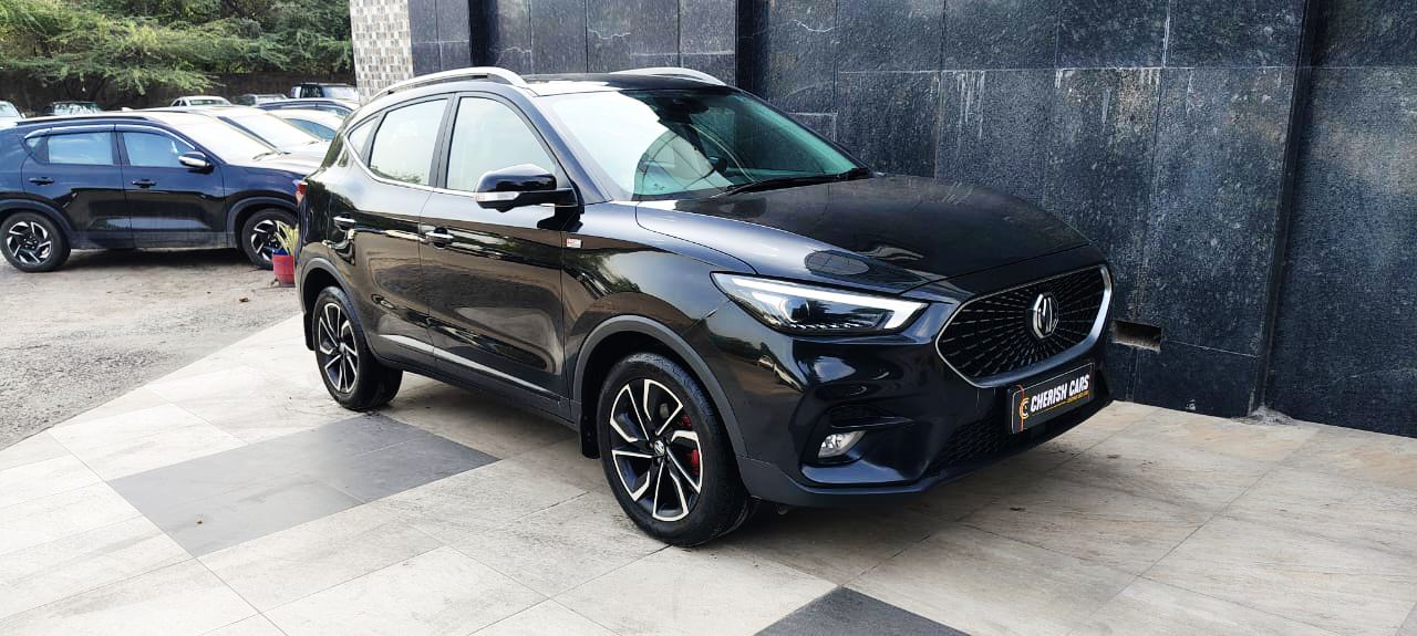 MG  ASTOR- SAVVY 1.3 TURBO AT RED - AUTOMATIC - PANAROMIC SUNROOF - 2023