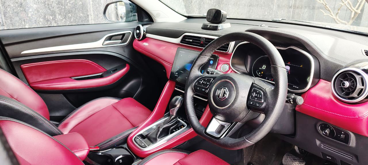 MG  ASTOR- SAVVY 1.3 TURBO AT RED - AUTOMATIC - PANAROMIC SUNROOF - 2023