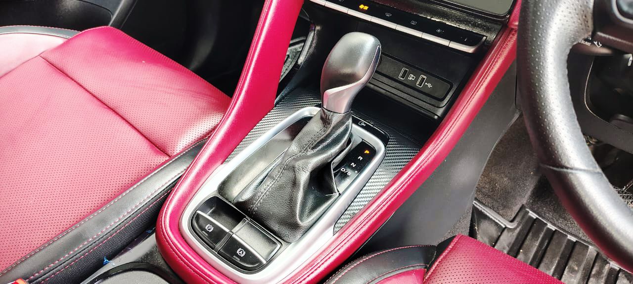 MG  ASTOR- SAVVY 1.3 TURBO AT RED - AUTOMATIC - PANAROMIC SUNROOF - 2023
