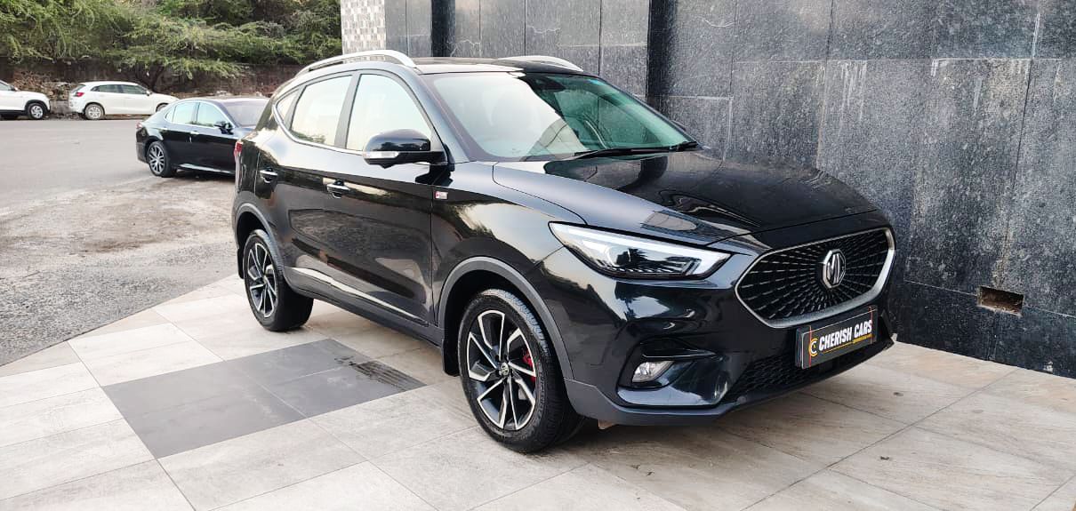 MG  ASTOR- SAVVY 1.3 TURBO AT RED - AUTOMATIC - PANAROMIC SUNROOF - 2023
