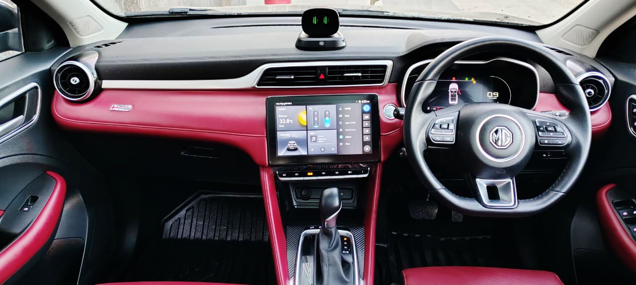 MG  ASTOR- SAVVY 1.3 TURBO AT RED - AUTOMATIC - PANAROMIC SUNROOF - 2023