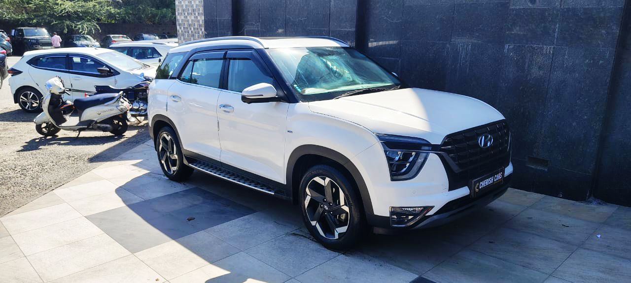 HYUNDAI ALCAZAR - SIGNATURE (O) DCT - PANAROMIC SUNROOF AUTOMATIC - 2024