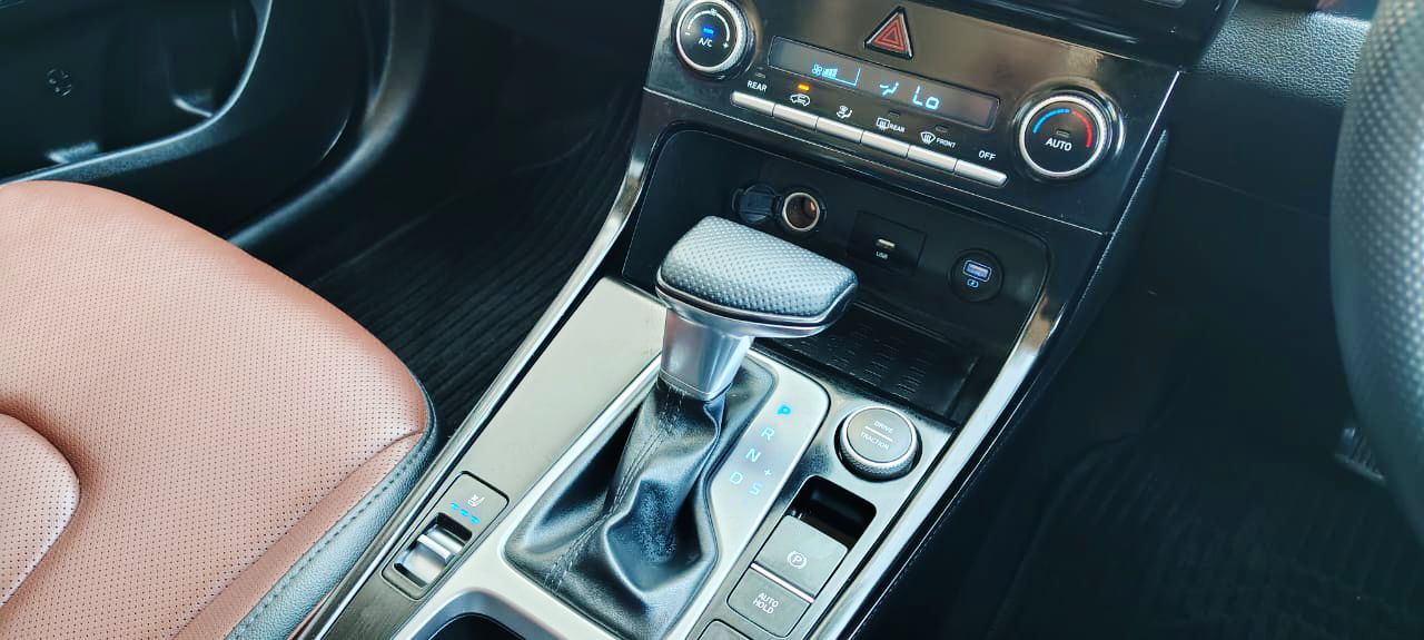 HYUNDAI ALCAZAR - SIGNATURE (O) DCT - PANAROMIC SUNROOF AUTOMATIC - 2024