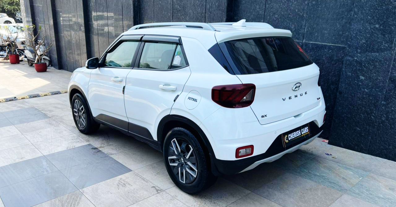HYUNDAI VENUE - SX TURBO iMT - SUNROOF - 2021