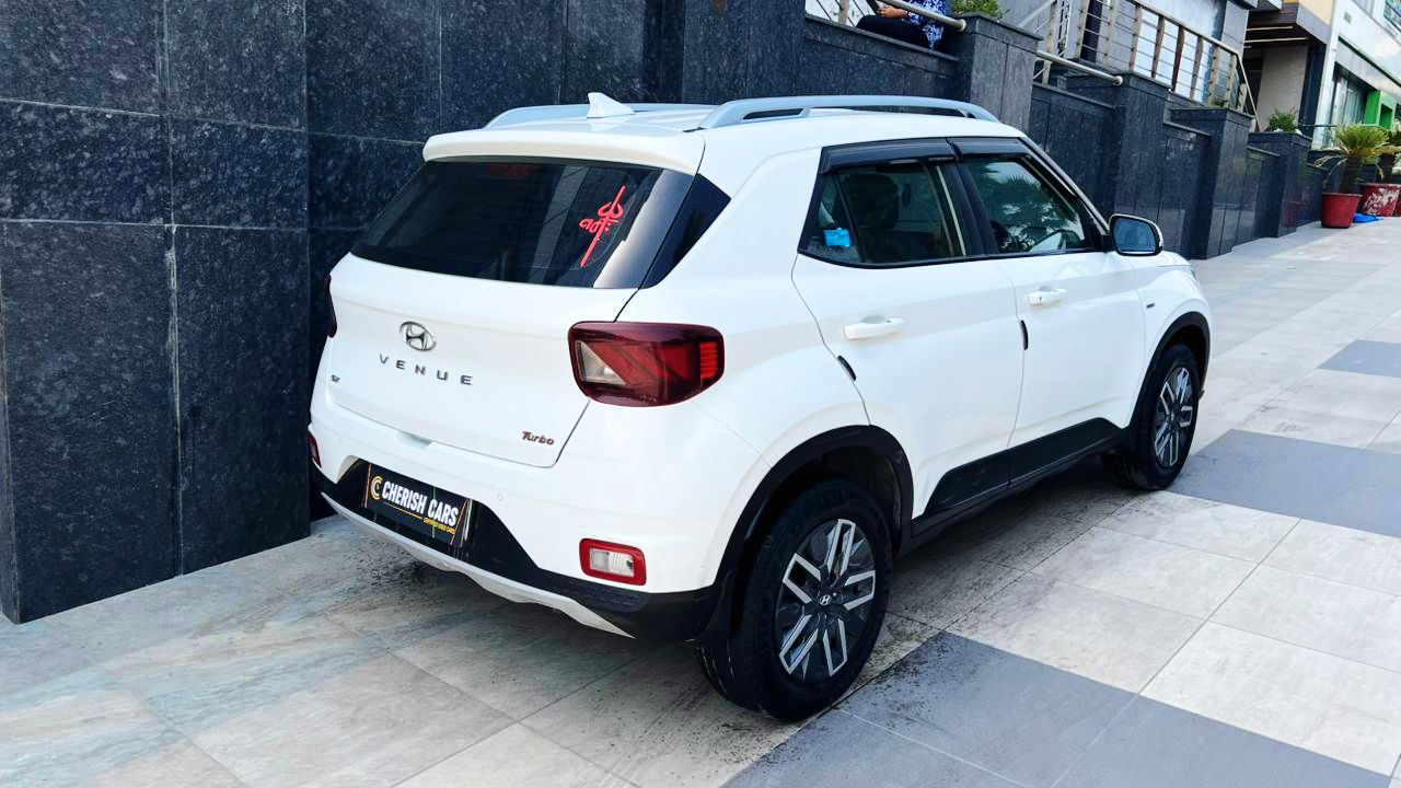 HYUNDAI VENUE - SX TURBO iMT - SUNROOF - 2021