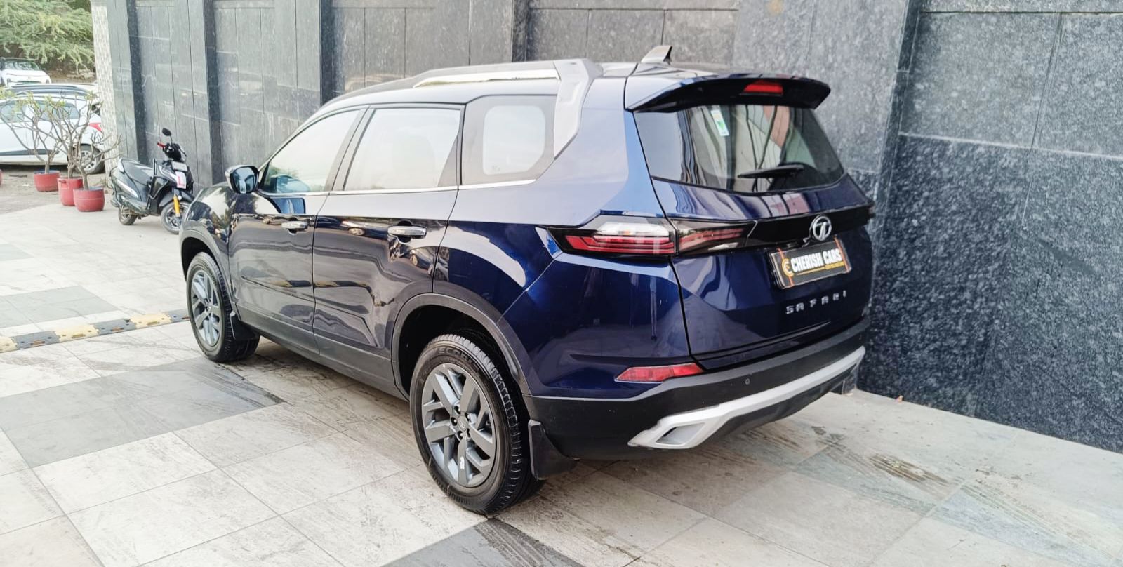 NEW TATA SAFARI - XT PLUS - PANAROMIC SUNROOF - 2023