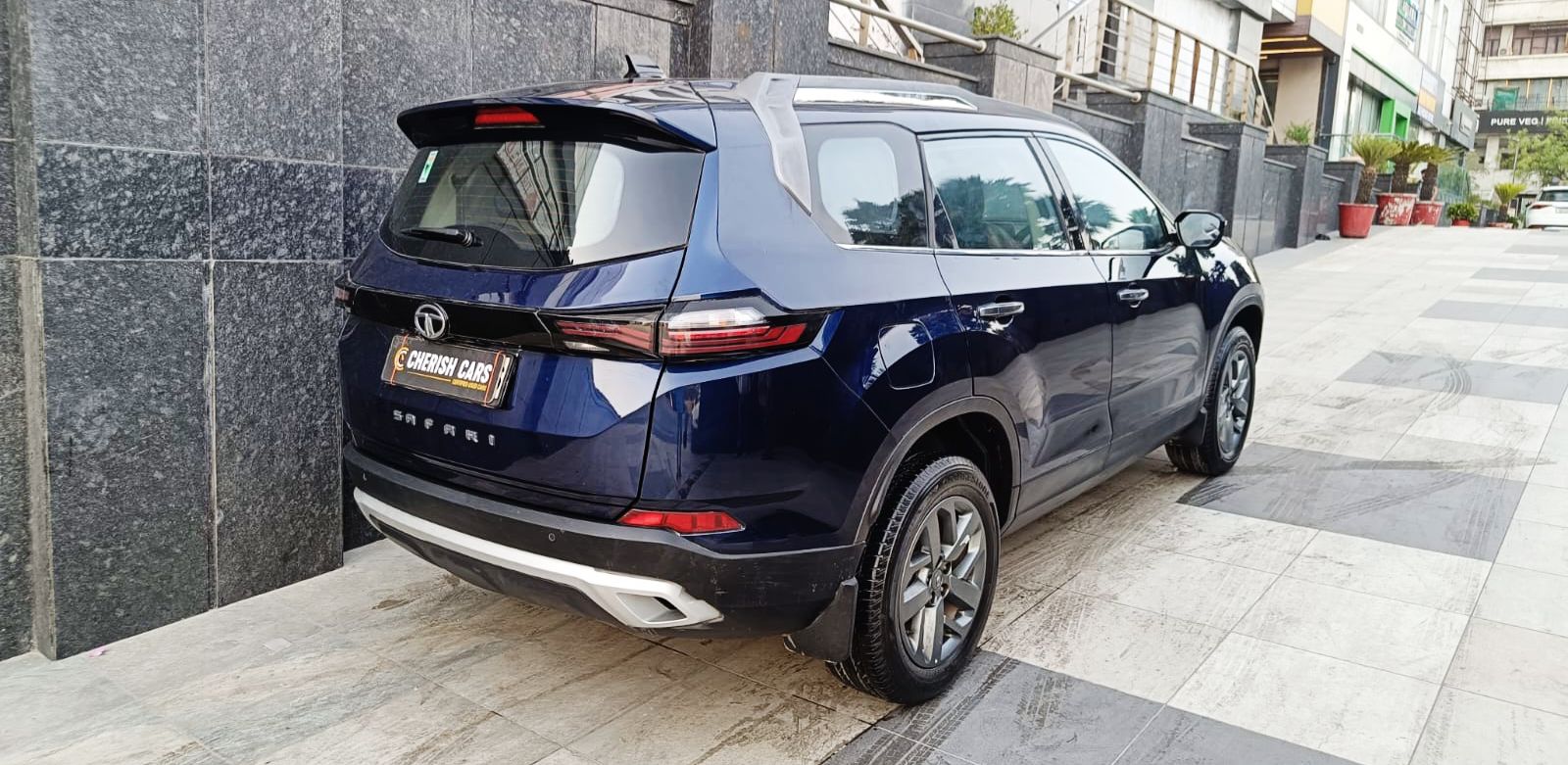 NEW TATA SAFARI - XT PLUS - PANAROMIC SUNROOF - 2023
