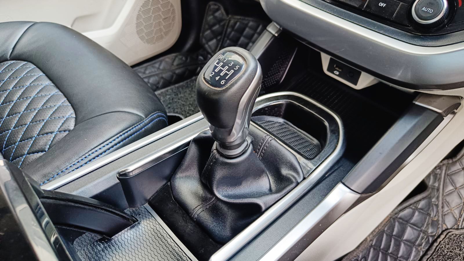 NEW TATA SAFARI - XT PLUS - PANAROMIC SUNROOF - 2023