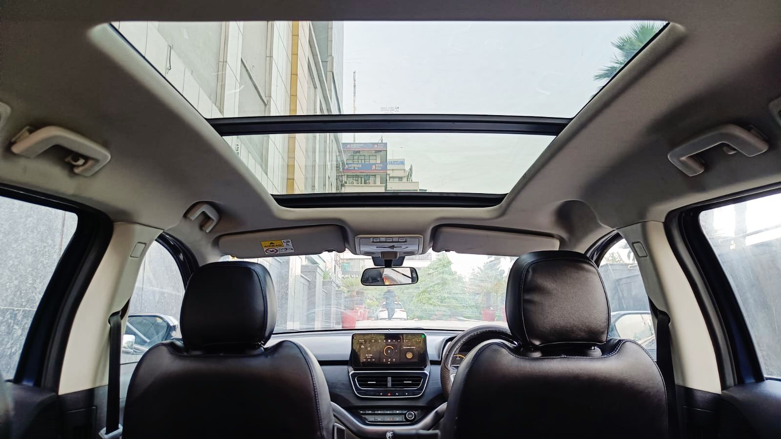 NEW TATA SAFARI - XT PLUS - PANAROMIC SUNROOF - 2023