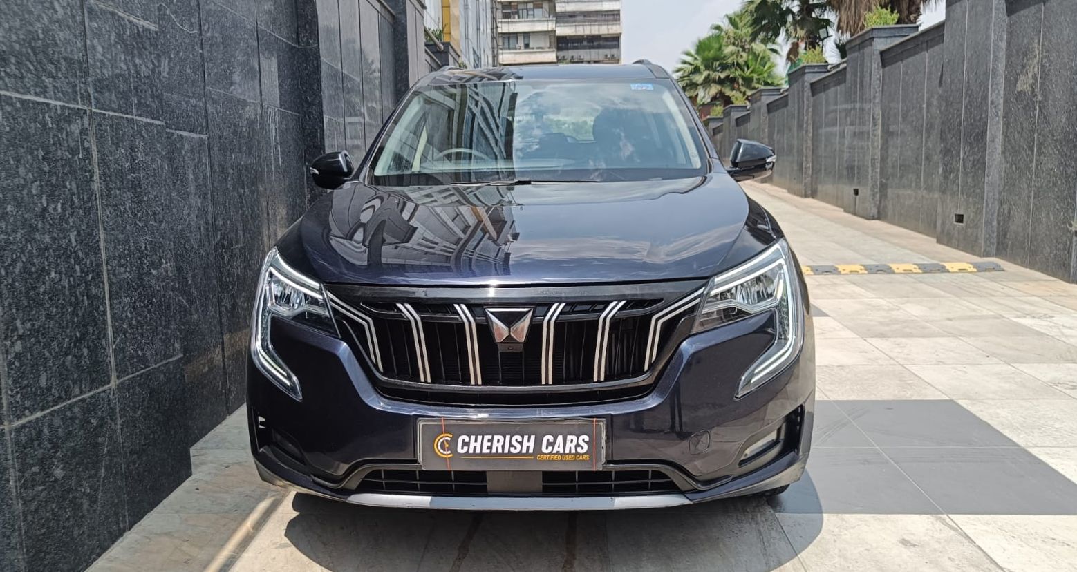 MAHINDRA XUV 700 - AX5 AT - PANAROMIC SUNROOF - AUTOMATIC - 2022