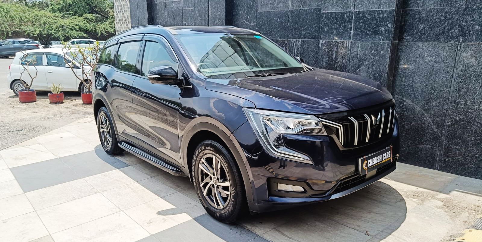 MAHINDRA XUV 700 - AX5 AT - PANAROMIC SUNROOF - AUTOMATIC - 2022