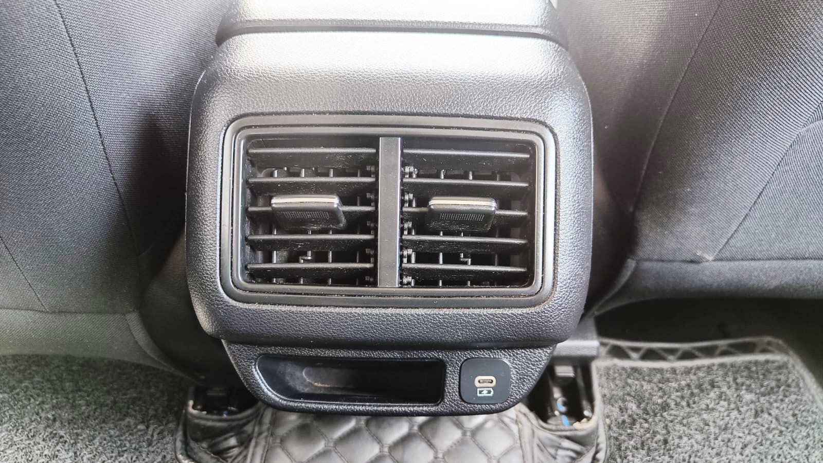 MAHINDRA XUV 700 - AX5 AT - PANAROMIC SUNROOF - AUTOMATIC - 2022