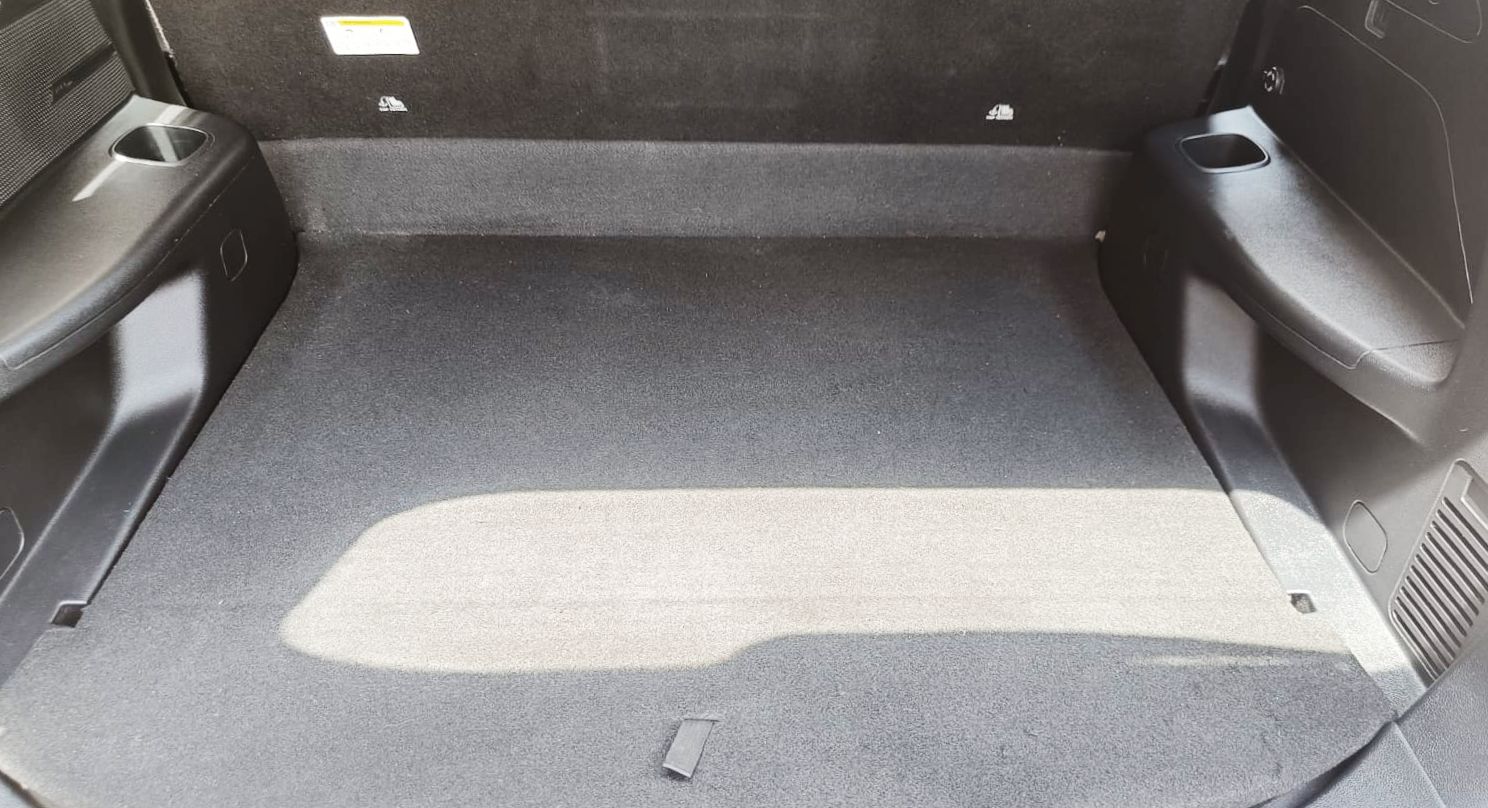 MAHINDRA XUV 700 - AX5 AT - PANAROMIC SUNROOF - AUTOMATIC - 2022
