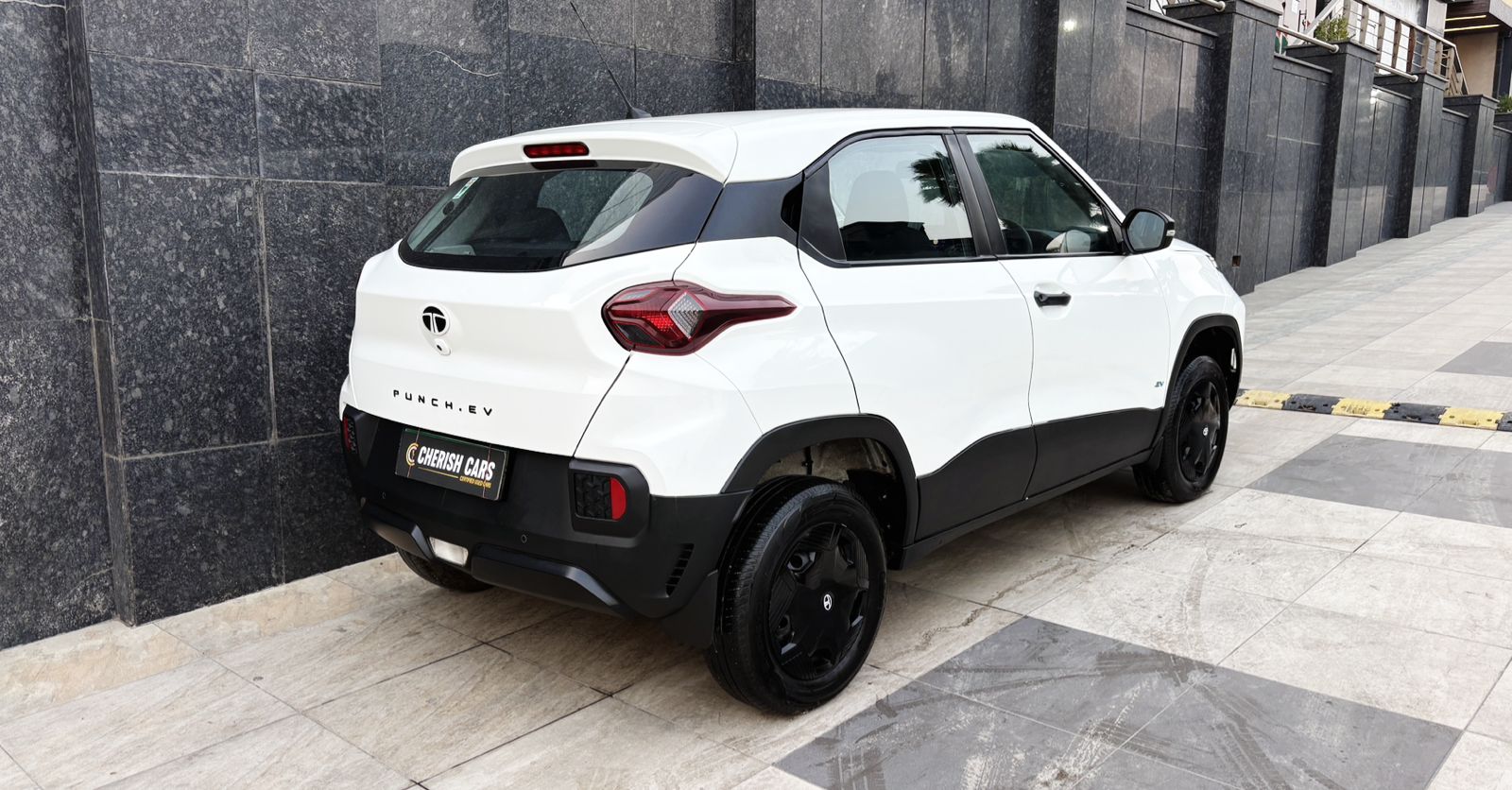 TATA PUNCH EV - SMART PLUS - 2024
