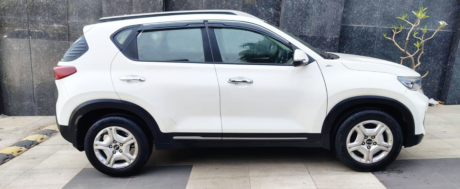 KIA SONET - HTX IMT - SUNROOF - 2021