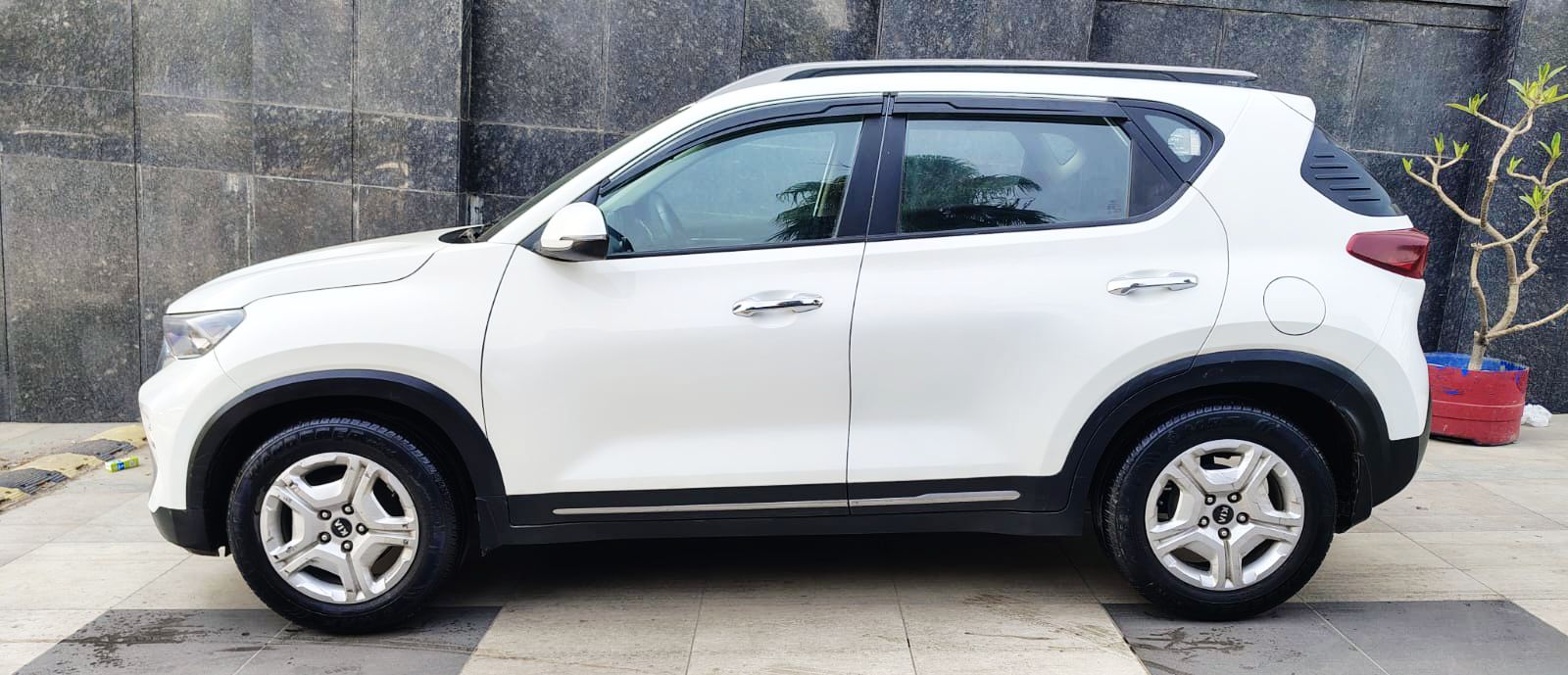 KIA SONET - HTX IMT - SUNROOF - 2021