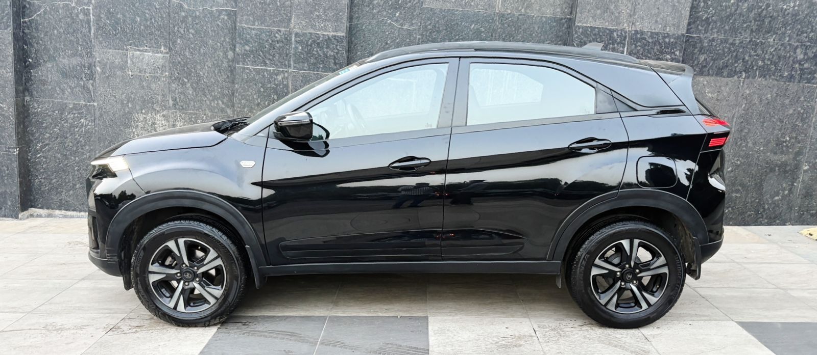 TATA NEXON - CREATIVE DARK EDITION - 2024