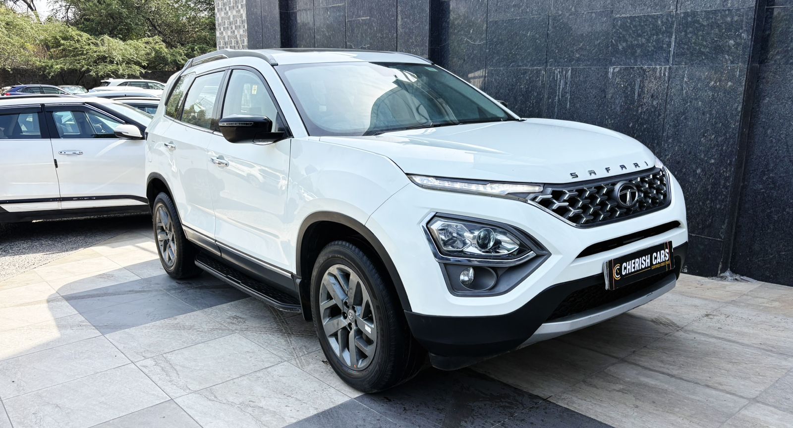 NEW TATA SAFARI - XT PLUS - PANAROMIC SUNROOF - 2021