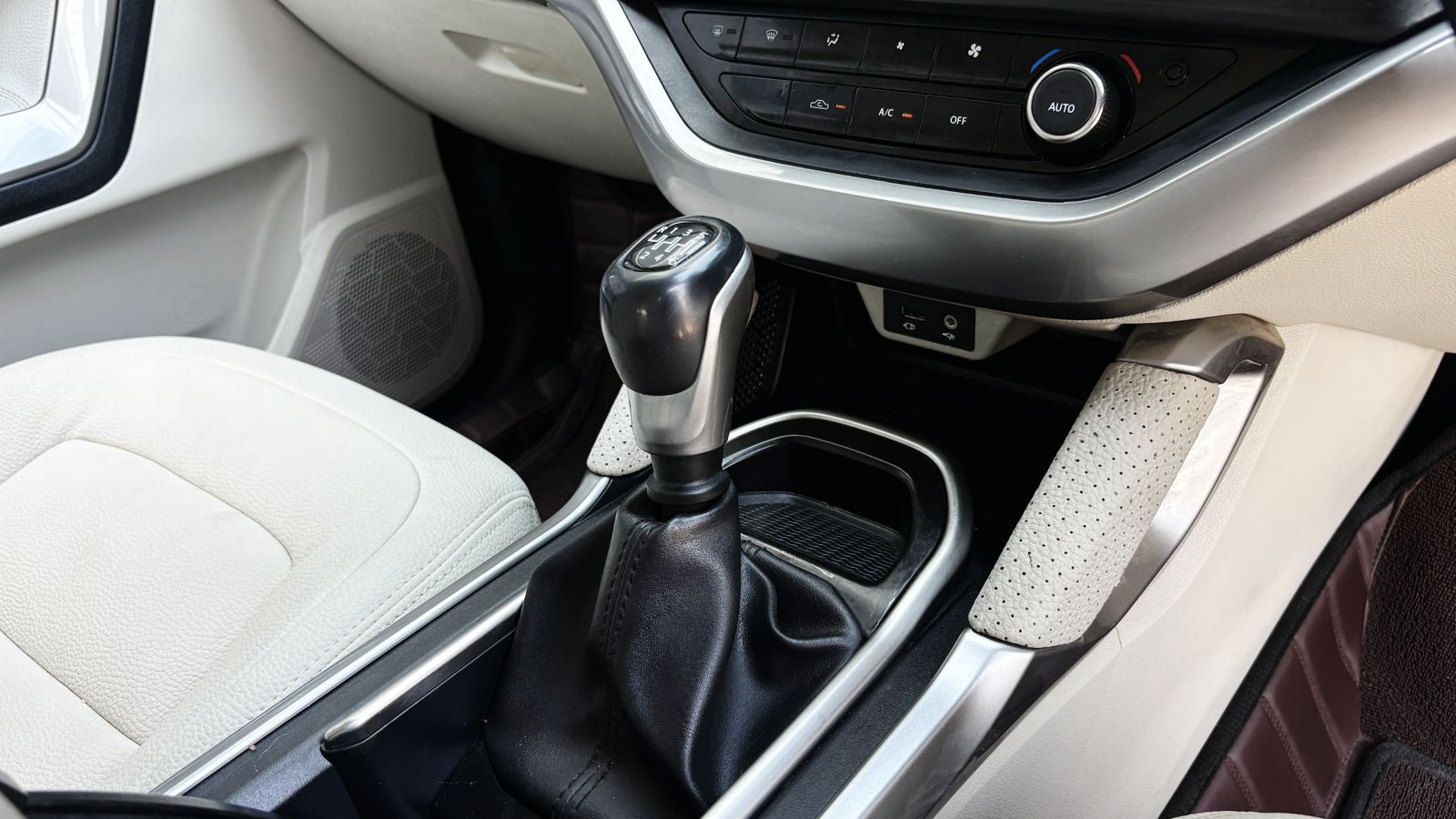NEW TATA SAFARI - XT PLUS - PANAROMIC SUNROOF - 2021